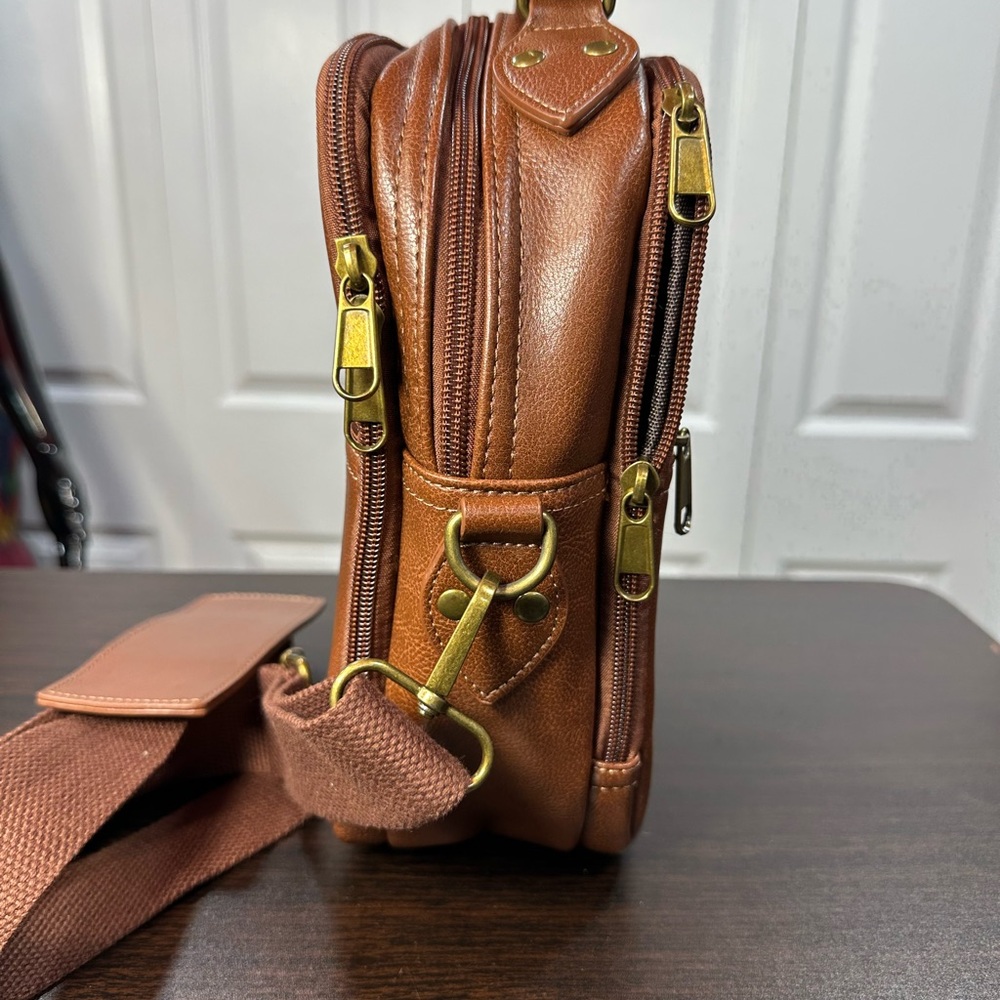 U.S. Army Faux Leather Gear Organizer Bag With Metal Plaque - Picture 4 of 15
